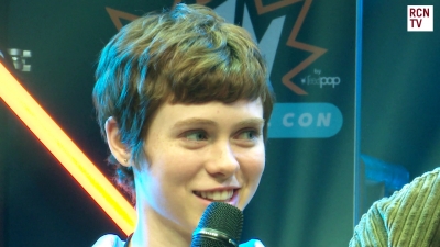 2019-10-25_-_MCM_Comic_Con_-_Red_Carpet_News_TV_Interview_mp45393.jpg