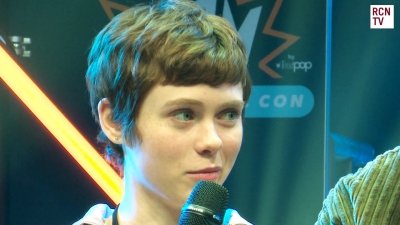 2019-10-25_-_MCM_Comic_Con_-_Red_Carpet_News_TV_Interview_mp45395.jpg