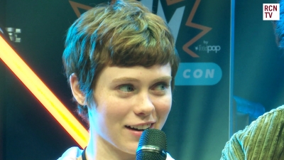 2019-10-25_-_MCM_Comic_Con_-_Red_Carpet_News_TV_Interview_mp45414.jpg