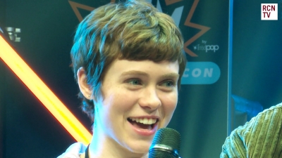 2019-10-25_-_MCM_Comic_Con_-_Red_Carpet_News_TV_Interview_mp45415.jpg