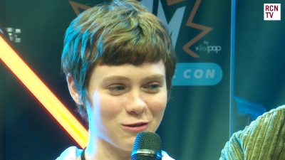 2019-10-25_-_MCM_Comic_Con_-_Red_Carpet_News_TV_Interview_mp45420.jpg