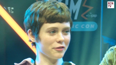 2019-10-25_-_MCM_Comic_Con_-_Red_Carpet_News_TV_Interview_mp45448.jpg