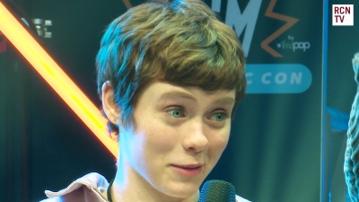 2019-10-25_-_MCM_Comic_Con_-_Red_Carpet_News_TV_Interview_mp45464.jpg