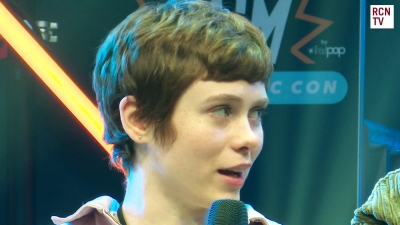 2019-10-25_-_MCM_Comic_Con_-_Red_Carpet_News_TV_Interview_mp45469.jpg