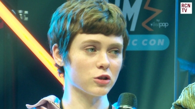 2019-10-25_-_MCM_Comic_Con_-_Red_Carpet_News_TV_Interview_mp45475.jpg