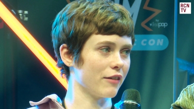 2019-10-25_-_MCM_Comic_Con_-_Red_Carpet_News_TV_Interview_mp45485.jpg