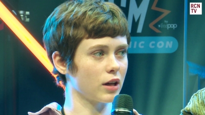 2019-10-25_-_MCM_Comic_Con_-_Red_Carpet_News_TV_Interview_mp45489.jpg