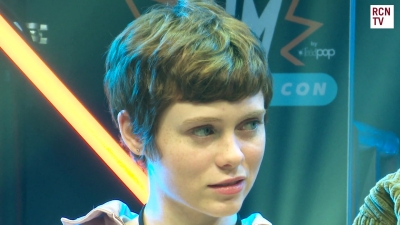 2019-10-25_-_MCM_Comic_Con_-_Red_Carpet_News_TV_Interview_mp45492.jpg