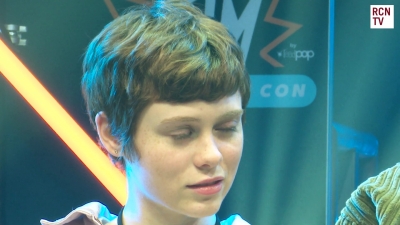 2019-10-25_-_MCM_Comic_Con_-_Red_Carpet_News_TV_Interview_mp45495.jpg