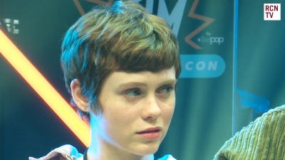 2019-10-25_-_MCM_Comic_Con_-_Red_Carpet_News_TV_Interview_mp45500.jpg
