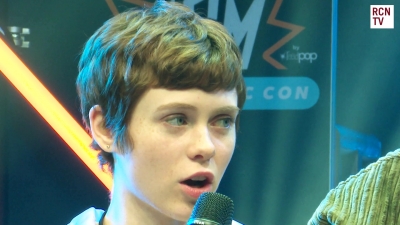 2019-10-25_-_MCM_Comic_Con_-_Red_Carpet_News_TV_Interview_mp45511.jpg