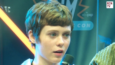 2019-10-25_-_MCM_Comic_Con_-_Red_Carpet_News_TV_Interview_mp45513.jpg