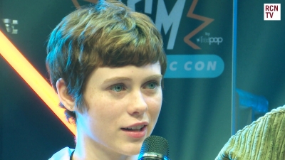 2019-10-25_-_MCM_Comic_Con_-_Red_Carpet_News_TV_Interview_mp45521.jpg