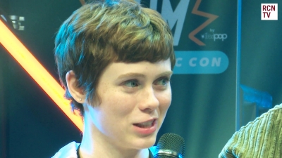 2019-10-25_-_MCM_Comic_Con_-_Red_Carpet_News_TV_Interview_mp45524.jpg