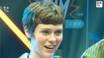 2019-10-25_-_MCM_Comic_Con_-_Red_Carpet_News_TV_Interview_mp45529.jpg