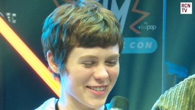 2019-10-25_-_MCM_Comic_Con_-_Red_Carpet_News_TV_Interview_mp45531.jpg