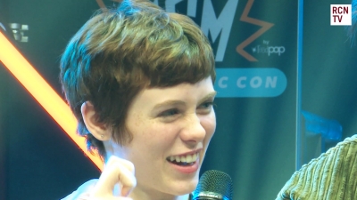 2019-10-25_-_MCM_Comic_Con_-_Red_Carpet_News_TV_Interview_mp45533.jpg
