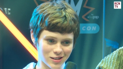 2019-10-25_-_MCM_Comic_Con_-_Red_Carpet_News_TV_Interview_mp45538.jpg