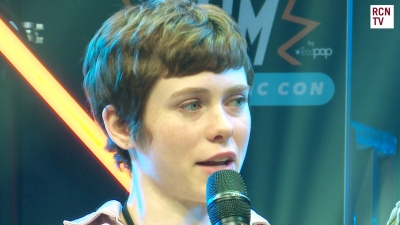 2019-10-25_-_MCM_Comic_Con_-_Red_Carpet_News_TV_Interview_mp45592.jpg