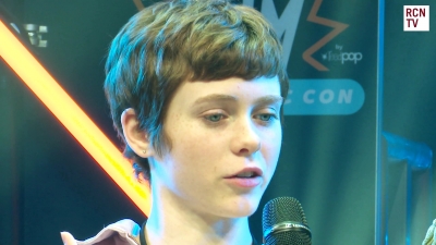 2019-10-25_-_MCM_Comic_Con_-_Red_Carpet_News_TV_Interview_mp45609.jpg
