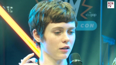 2019-10-25_-_MCM_Comic_Con_-_Red_Carpet_News_TV_Interview_mp45610.jpg