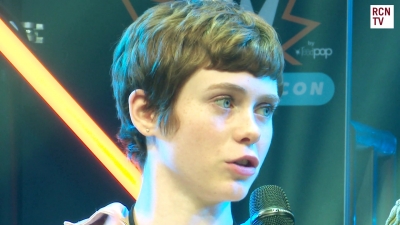 2019-10-25_-_MCM_Comic_Con_-_Red_Carpet_News_TV_Interview_mp45614.jpg
