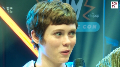 2019-10-25_-_MCM_Comic_Con_-_Red_Carpet_News_TV_Interview_mp45650.jpg