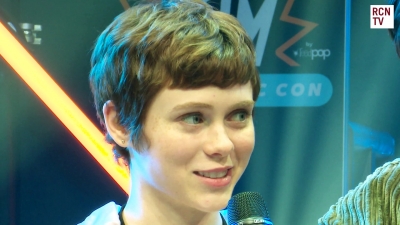 2019-10-25_-_MCM_Comic_Con_-_Red_Carpet_News_TV_Interview_mp45651.jpg