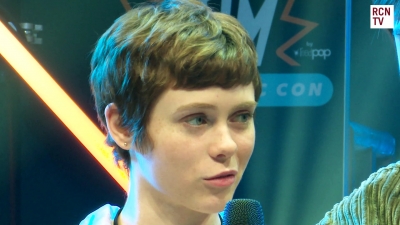 2019-10-25_-_MCM_Comic_Con_-_Red_Carpet_News_TV_Interview_mp45660.jpg