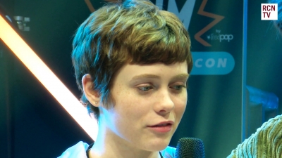 2019-10-25_-_MCM_Comic_Con_-_Red_Carpet_News_TV_Interview_mp45663.jpg
