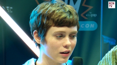 2019-10-25_-_MCM_Comic_Con_-_Red_Carpet_News_TV_Interview_mp45664.jpg