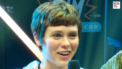2019-10-25_-_MCM_Comic_Con_-_Red_Carpet_News_TV_Interview_mp45674.jpg