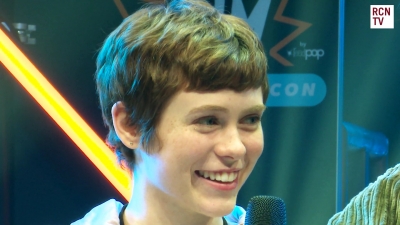 2019-10-25_-_MCM_Comic_Con_-_Red_Carpet_News_TV_Interview_mp45676.jpg