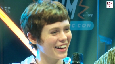 2019-10-25_-_MCM_Comic_Con_-_Red_Carpet_News_TV_Interview_mp45677.jpg