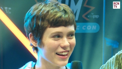 2019-10-25_-_MCM_Comic_Con_-_Red_Carpet_News_TV_Interview_mp45681.jpg
