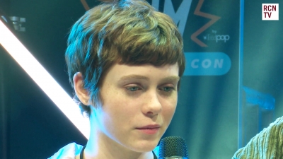 2019-10-25_-_MCM_Comic_Con_-_Red_Carpet_News_TV_Interview_mp45684.jpg