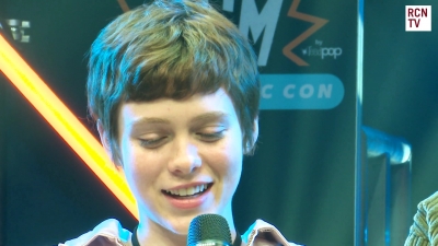 2019-10-25_-_MCM_Comic_Con_-_Red_Carpet_News_TV_Interview_mp45710.jpg