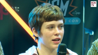 2019-10-25_-_MCM_Comic_Con_-_Red_Carpet_News_TV_Interview_mp45721.jpg