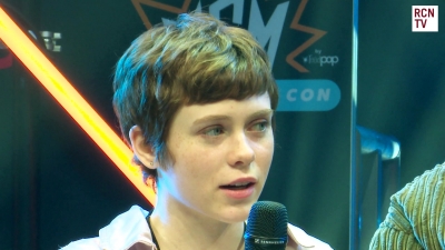 2019-10-25_-_MCM_Comic_Con_-_Red_Carpet_News_TV_Interview_mp45722.jpg