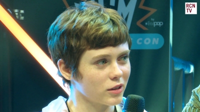 2019-10-25_-_MCM_Comic_Con_-_Red_Carpet_News_TV_Interview_mp45725.jpg