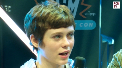 2019-10-25_-_MCM_Comic_Con_-_Red_Carpet_News_TV_Interview_mp45727.jpg