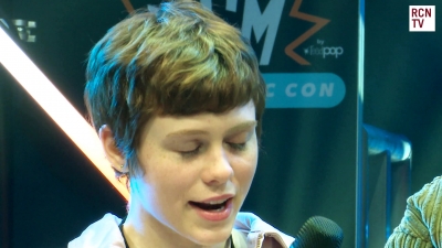 2019-10-25_-_MCM_Comic_Con_-_Red_Carpet_News_TV_Interview_mp45728.jpg