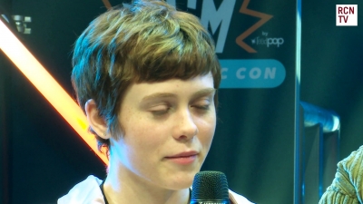 2019-10-25_-_MCM_Comic_Con_-_Red_Carpet_News_TV_Interview_mp45729.jpg
