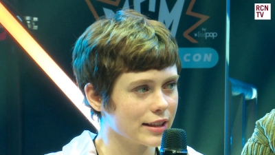 2019-10-25_-_MCM_Comic_Con_-_Red_Carpet_News_TV_Interview_mp45735.jpg