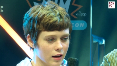 2019-10-25_-_MCM_Comic_Con_-_Red_Carpet_News_TV_Interview_mp45744.jpg