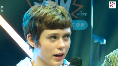 2019-10-25_-_MCM_Comic_Con_-_Red_Carpet_News_TV_Interview_mp45745.jpg