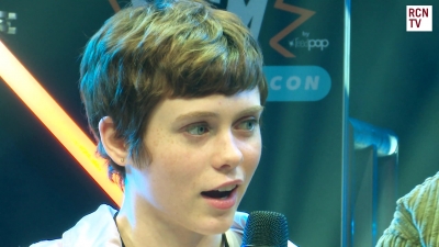 2019-10-25_-_MCM_Comic_Con_-_Red_Carpet_News_TV_Interview_mp45758.jpg