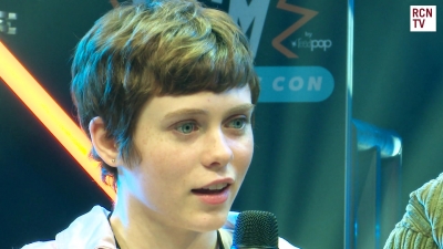 2019-10-25_-_MCM_Comic_Con_-_Red_Carpet_News_TV_Interview_mp45759.jpg
