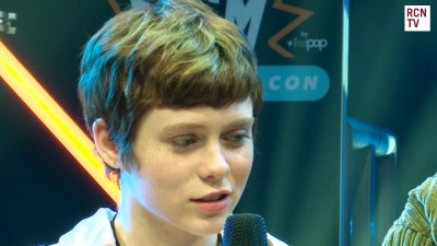 2019-10-25_-_MCM_Comic_Con_-_Red_Carpet_News_TV_Interview_mp45769.jpg