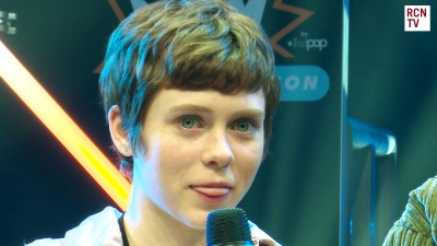 2019-10-25_-_MCM_Comic_Con_-_Red_Carpet_News_TV_Interview_mp45777.jpg